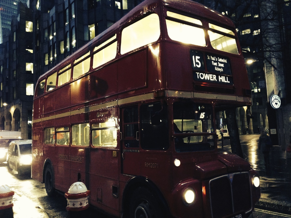 Лондонский автобус: как он стал узнаваемой фишкой Лондона?